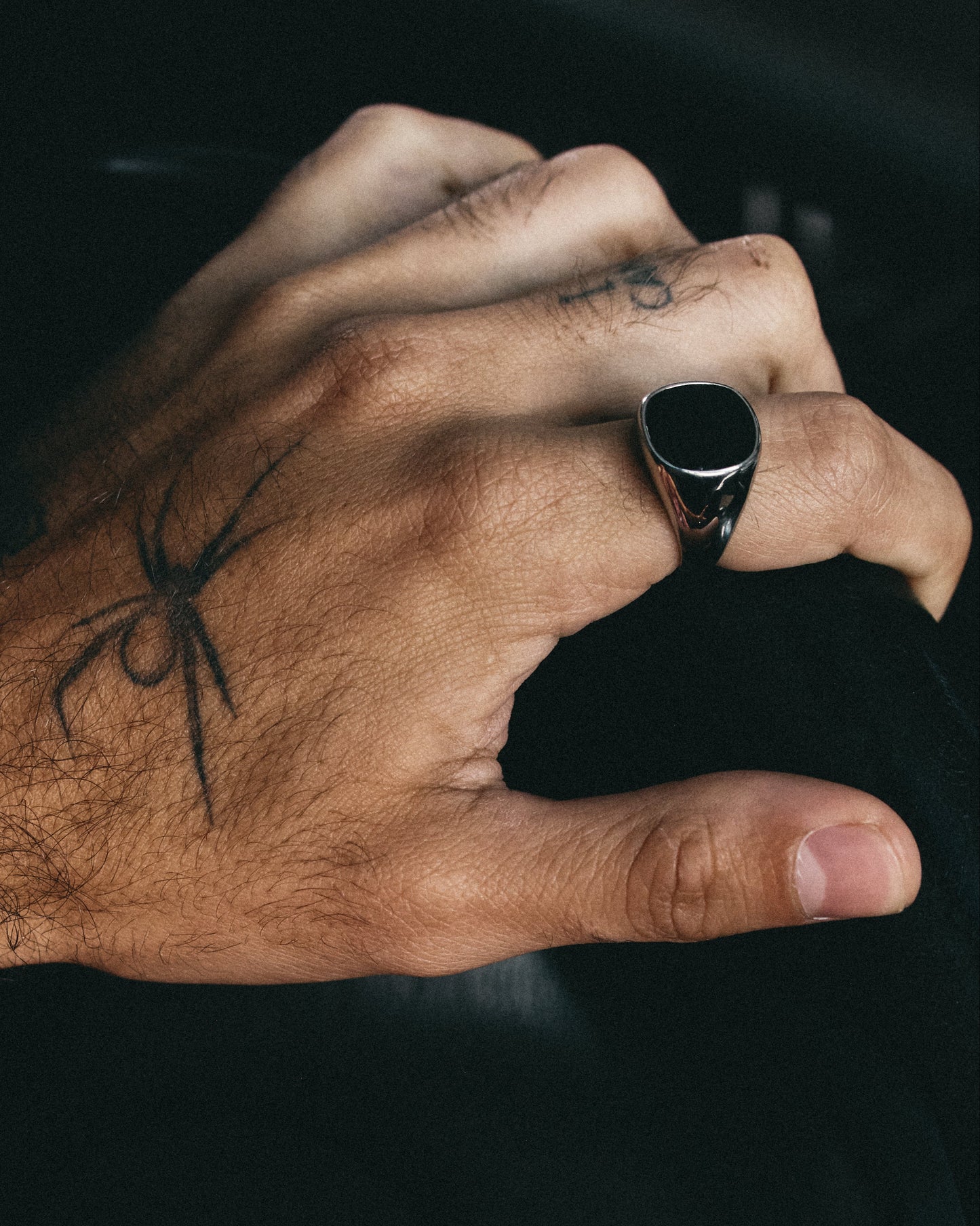 Anillo Nero Plateado